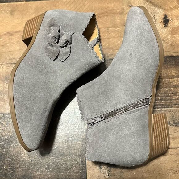 Jack Rogers Kali Suede Bow Booties - Picture 2 of 6